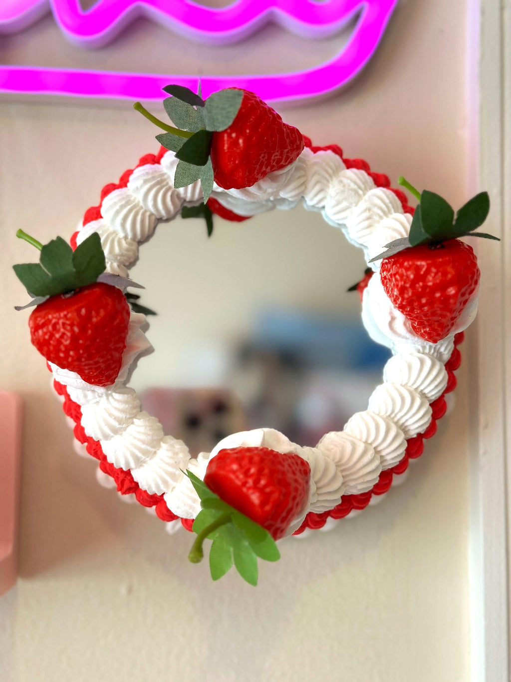 Faux Icing Cake Mirror: Strawberry Food Art Decor