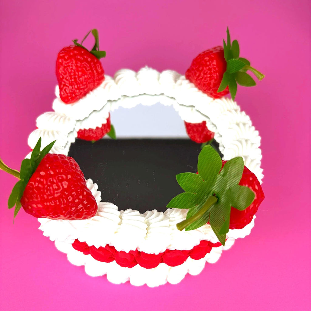 Faux Icing Cake Mirror: Strawberry Food Art Decor