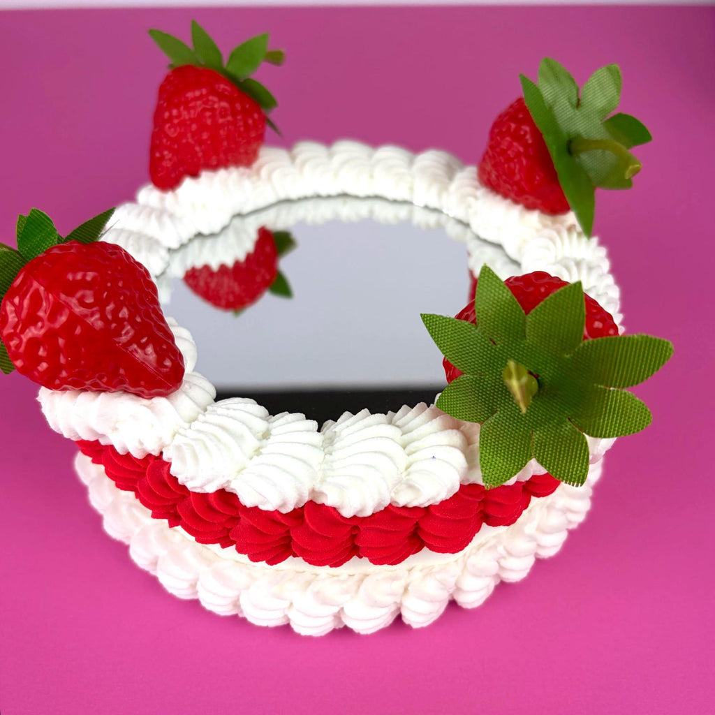 Faux Icing Cake Mirror: Strawberry Food Art Decor